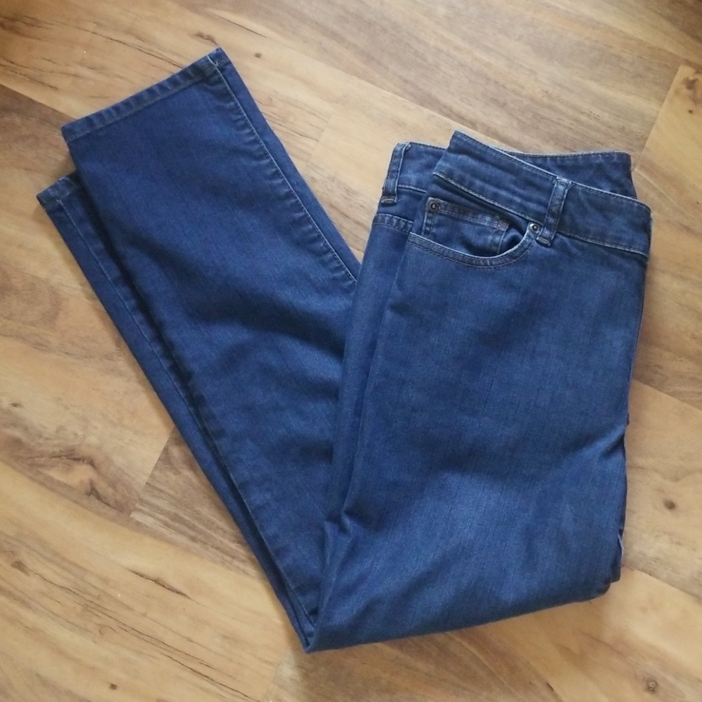 Chico's Ultimate Fit Cropped Blue Denim Jeans